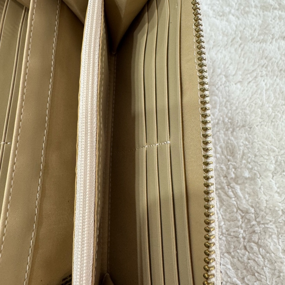 C Wonder Snakeskin Wallet - Picture 8 of 13